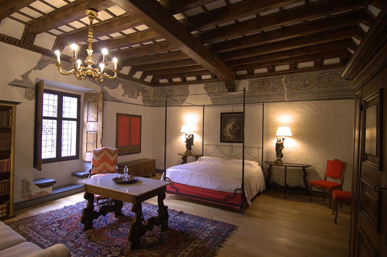 Bed and Breakfast Palazzo Juvalta Тельо Экстерьер фото