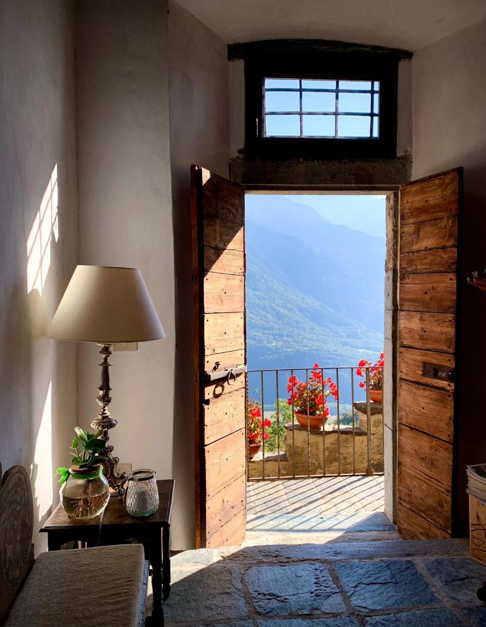 Bed and Breakfast Palazzo Juvalta Тельо Экстерьер фото