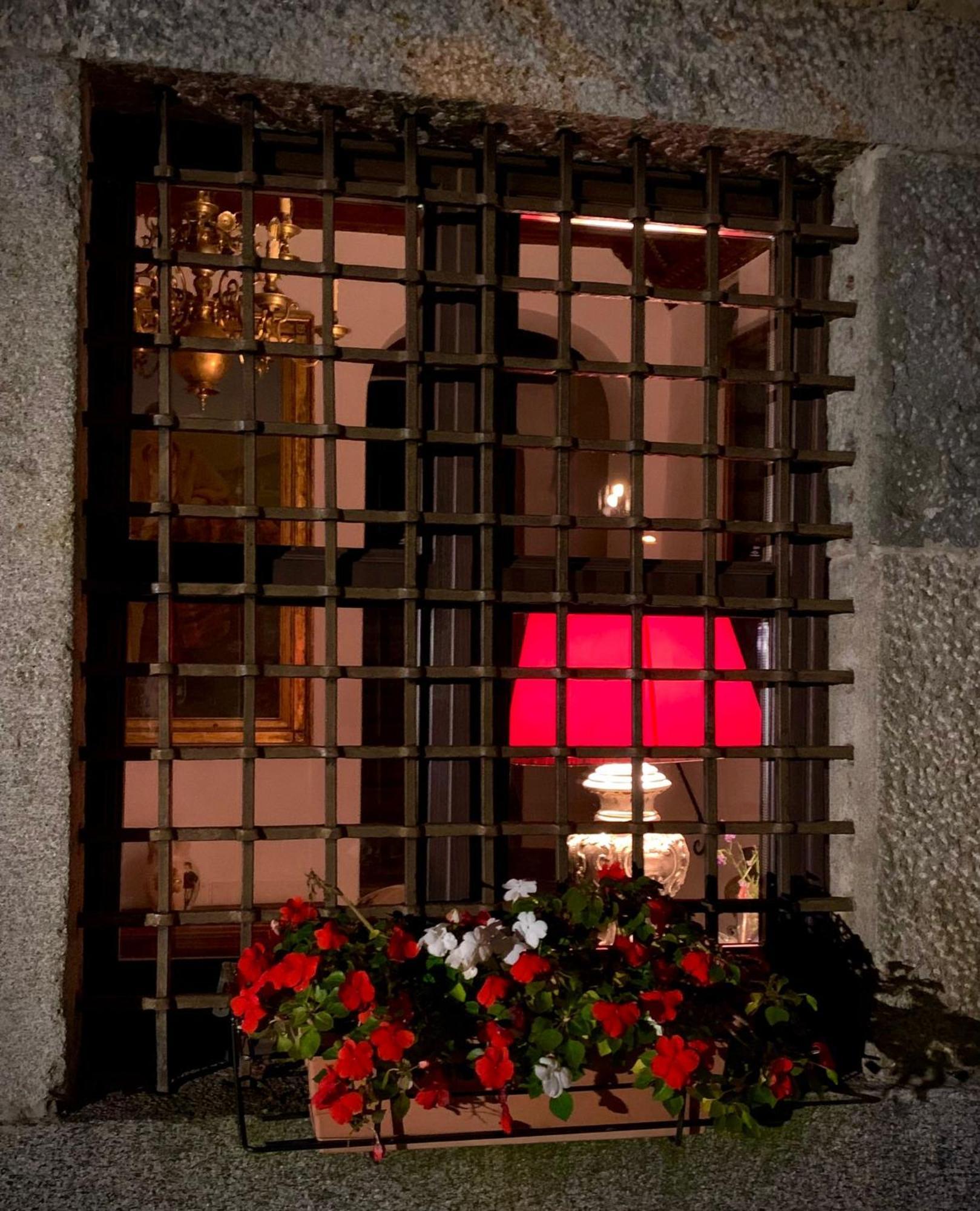 Bed and Breakfast Palazzo Juvalta Тельо Экстерьер фото