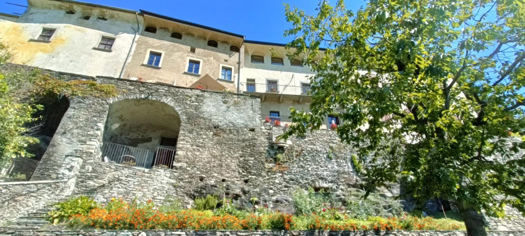 Bed and Breakfast Palazzo Juvalta Тельо Экстерьер фото